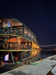 Le Vapeur Maqiue with Bosphorus Bridge