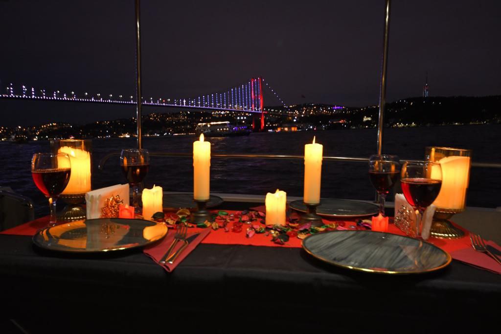Marriage Proposal in the Bosphorus
